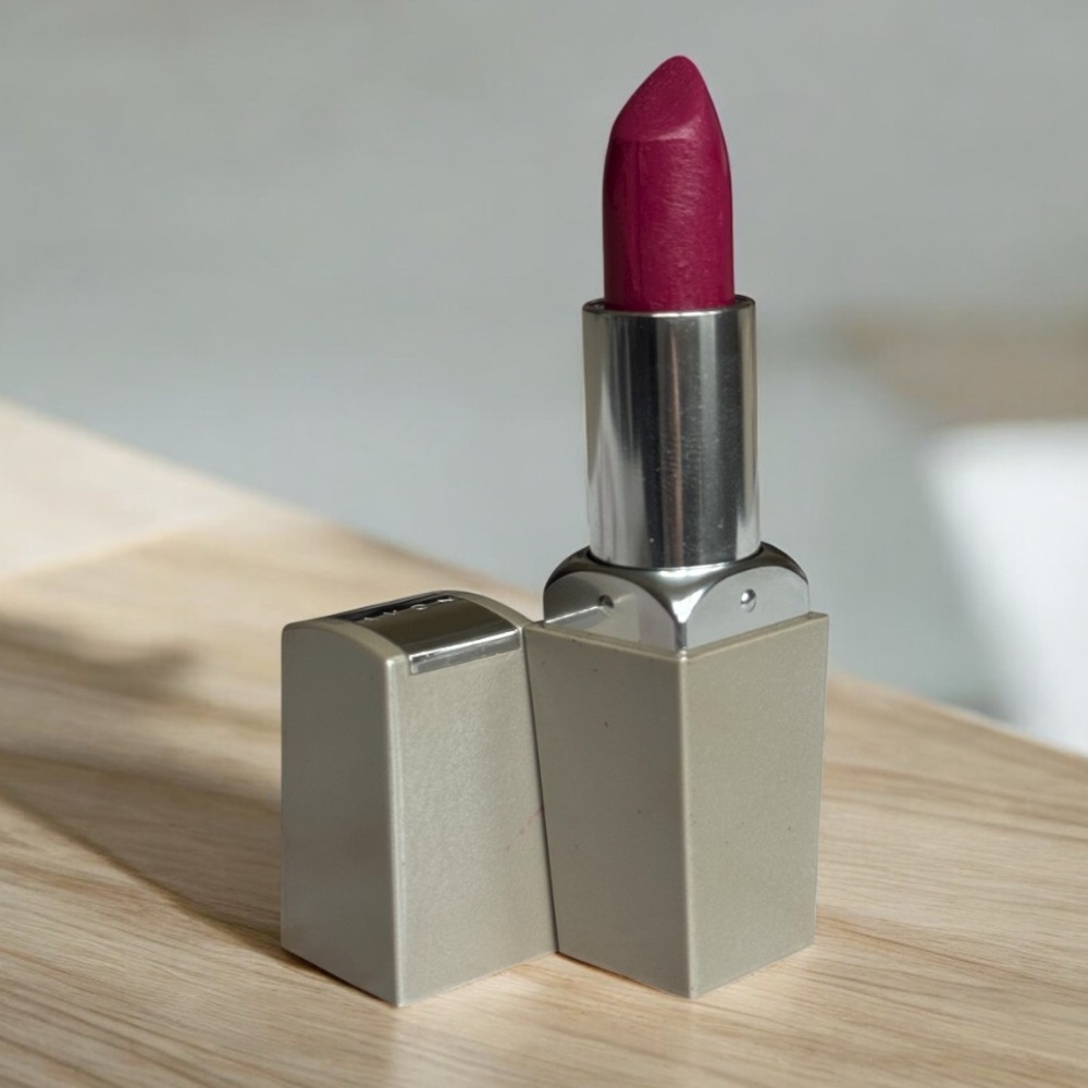 Avon ROYAL PLUM Beyond Color Nutralush Plumping Lipstick  SPF 12 Purple